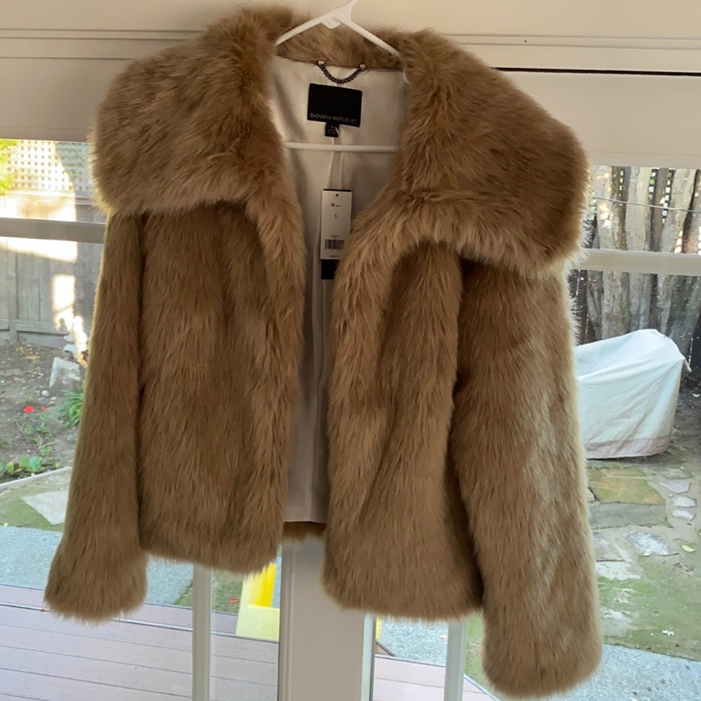 NWT Banana Republic faux fur coat Small tan perfect condition